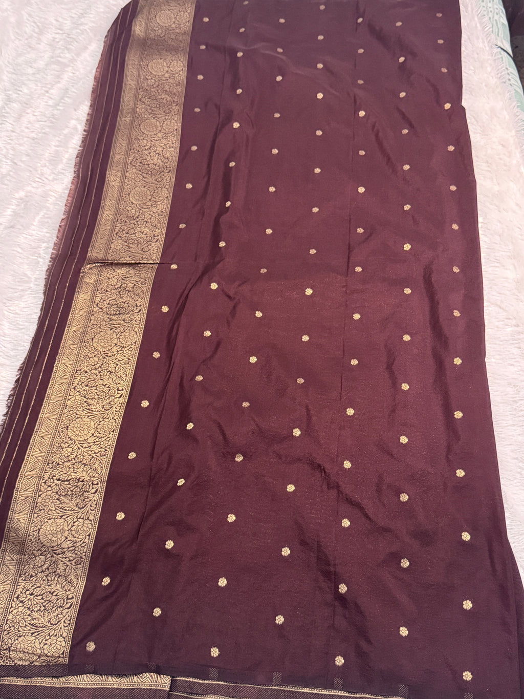 Banarasi Georgette Silk Saree with Gold Zari Guldasta Motifs & Paisley Pallu