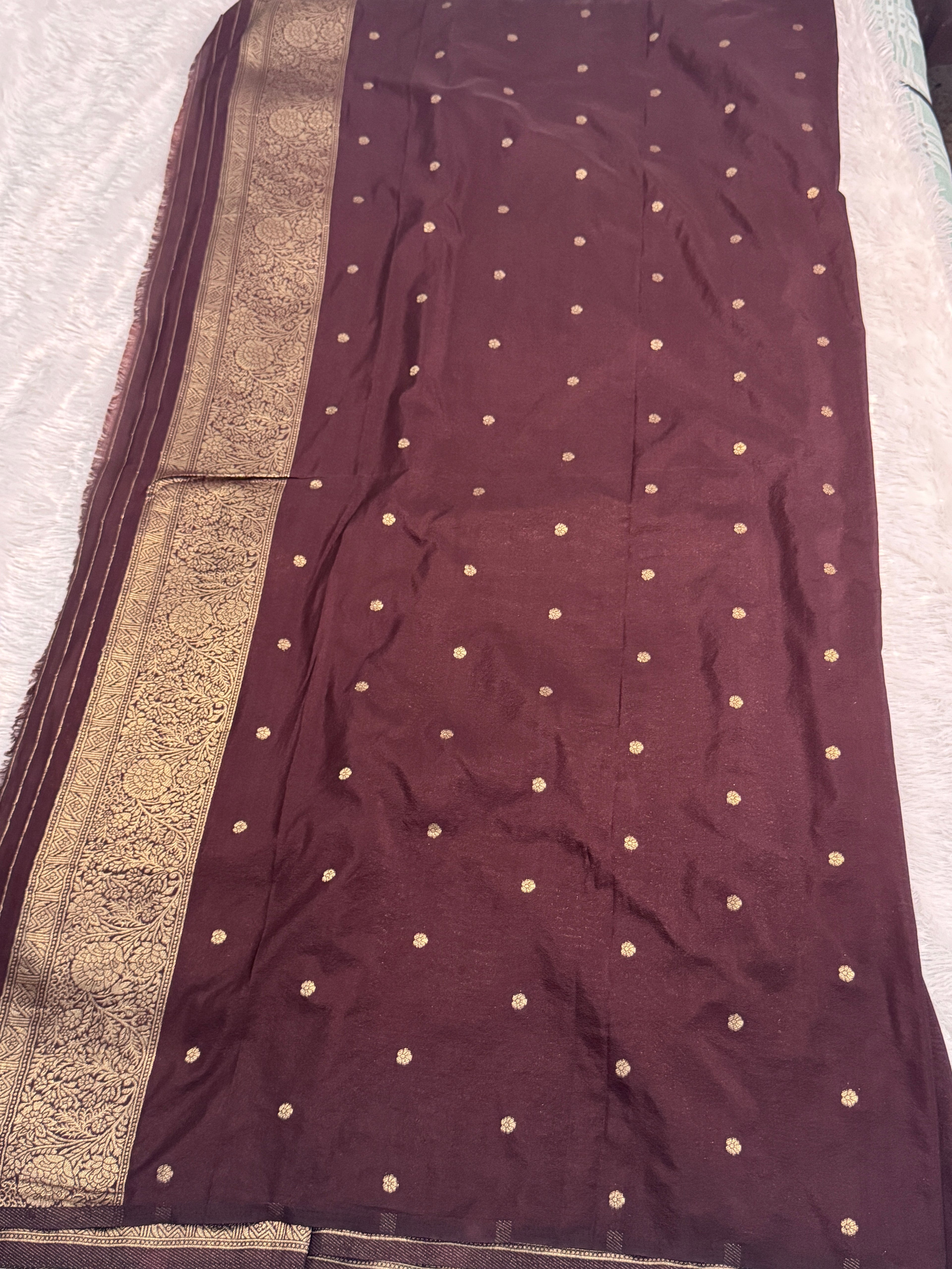 Banarasi Georgette Silk Saree with Gold Zari Guldasta Motifs & Paisley Pallu