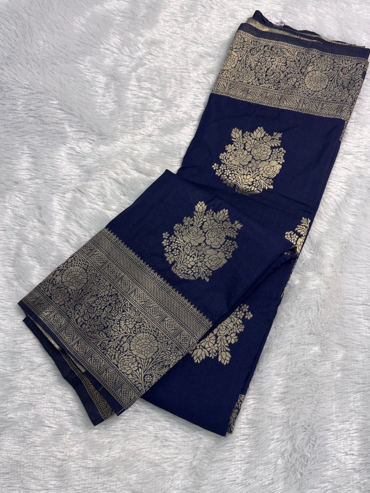 Banarasi Georgette Silk Saree with Gold Zari Guldasta Motifs & Paisley Pallu