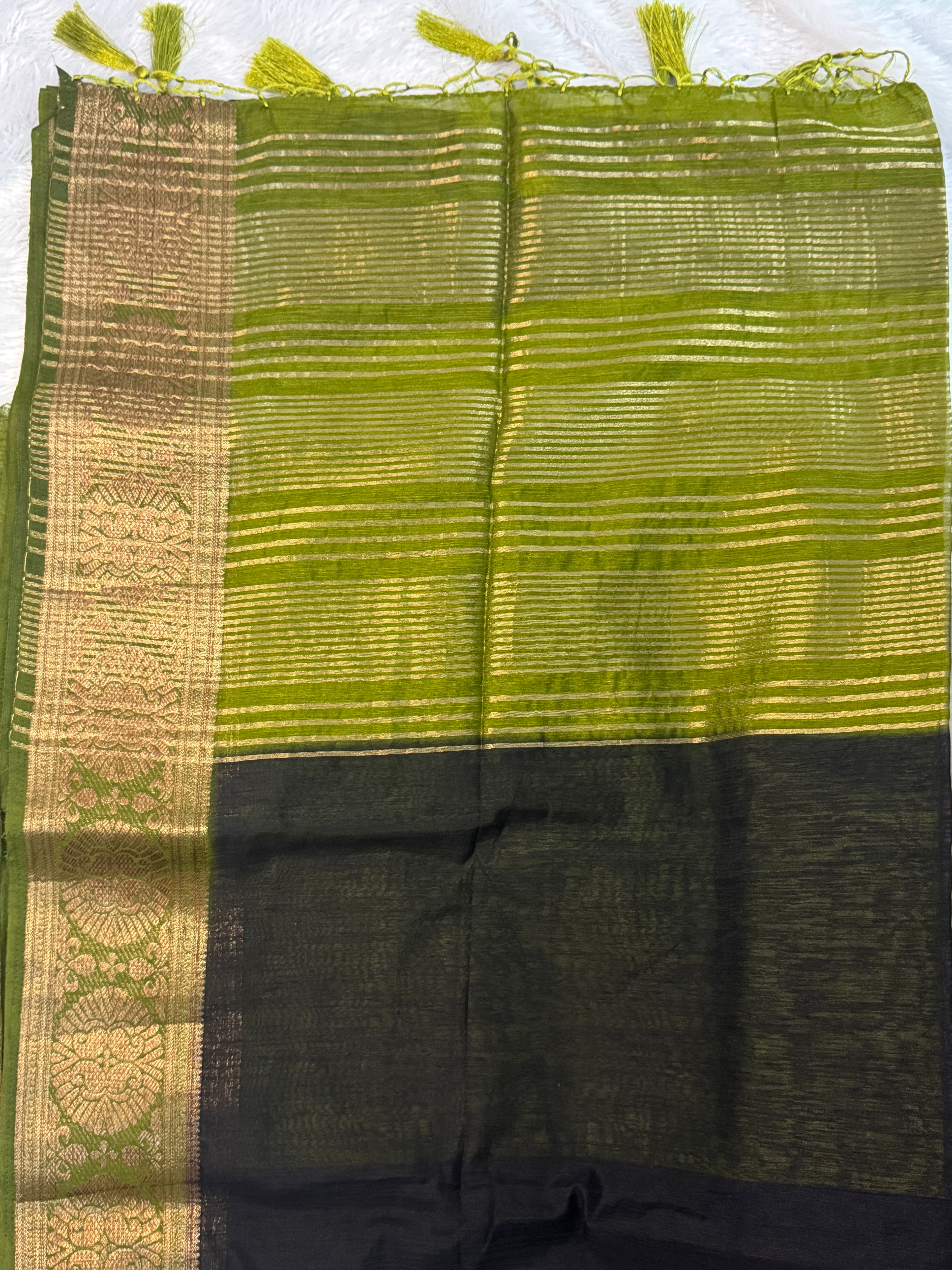 Semi Linen Saree